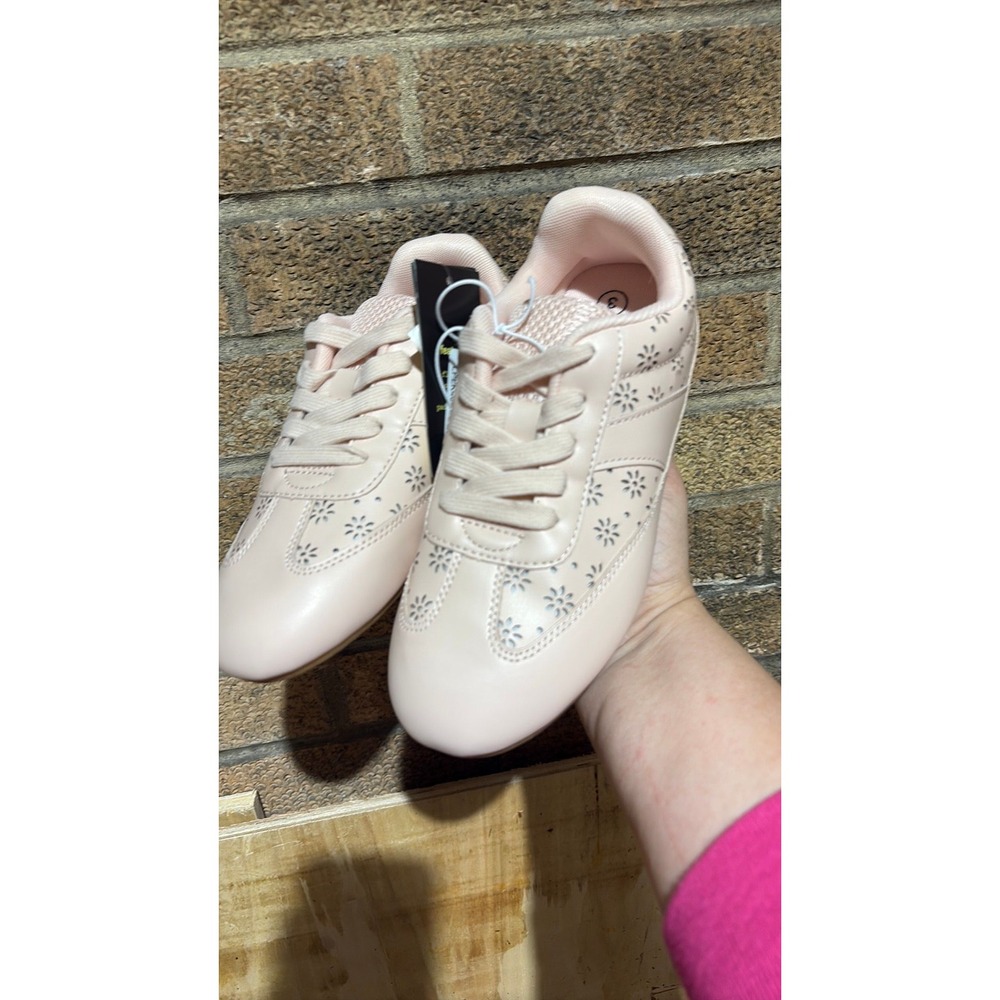 Art Class Girls Regina Lace Up Sneakers Blush Pink Floral Cutout Shoes Size 3Y